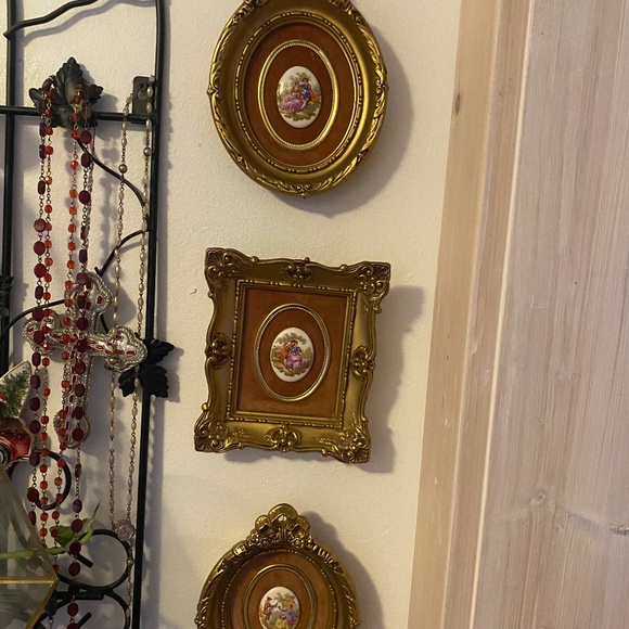 Vintage mini Fragonard ceramic & velvet gold framed pics. 3 pce - Picture 12 of 16